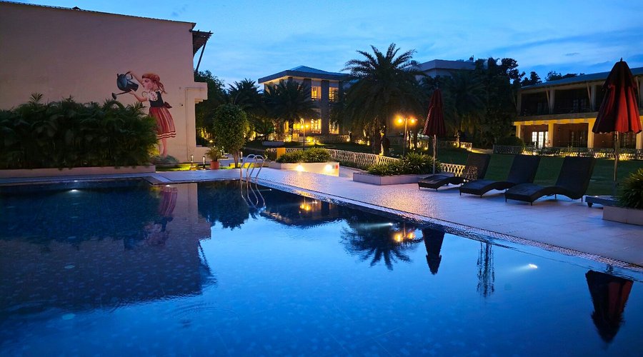 Cafe and dining at Creek Boutique Resort