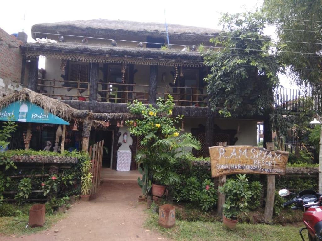 Clean, simple rooms at Ramshyam Resort, Santiniketan